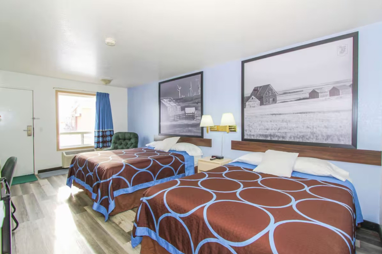 Bedroom 3, Super 8 by Wyndham Three Hills, Division No. 5