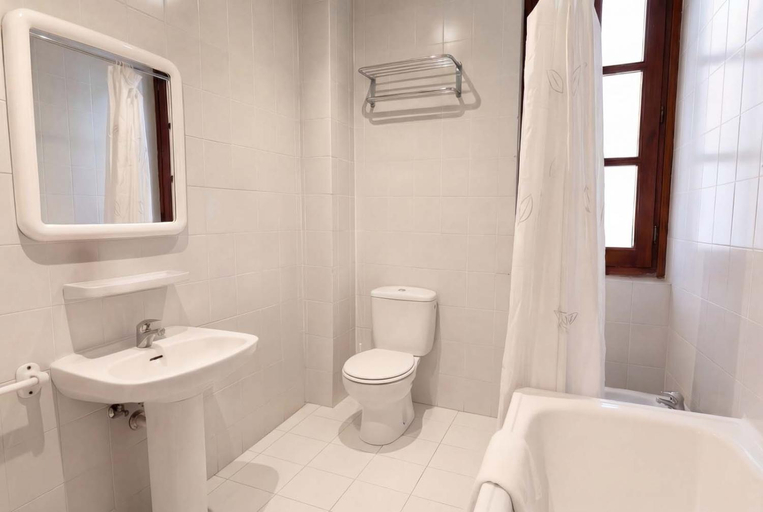 Bathroom 5, Hotel Hipic, Lleida