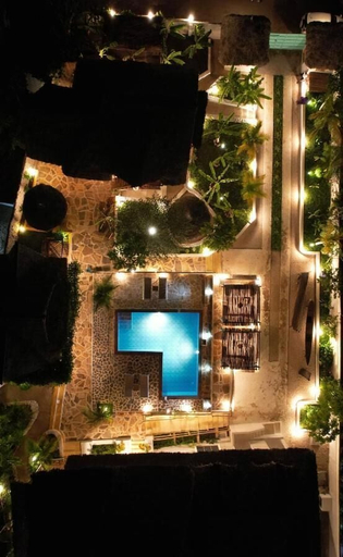 Front of property 4, Tropical Sunset Boutique Hotel, Kaskazini 'B'