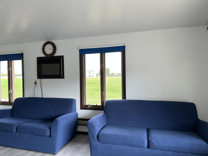 Public Area 2, Skyview Motel - Prairie du Sac, Sauk