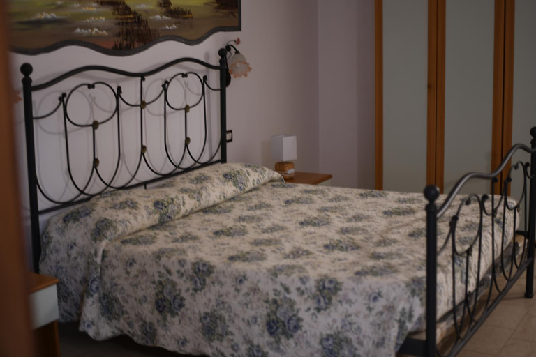 Bedroom 2, Al Pasarat, Ferrara