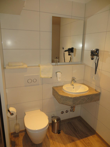 Bathroom 2, Gasthof Weißes Lamm, Nürnberg