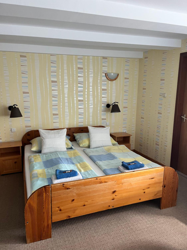 Bedroom 3, Feherlo Vendeghaz & Restaurant, Csepreg