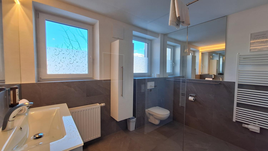 Bathroom 2, Panorama Apartments - Steinbock Lodges, Zell am See