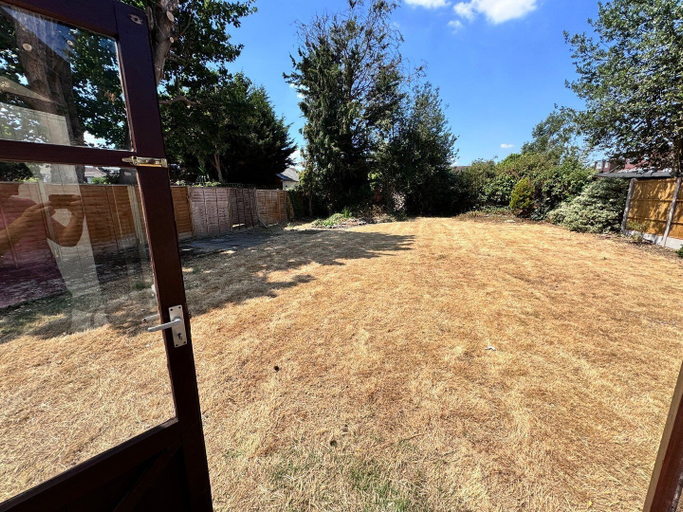 Property grounds 3, Near Airport Fully Detached House, Surrey