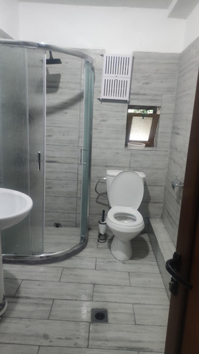 Bathroom 3, Karafil Guesthouse, Gjirokastrës