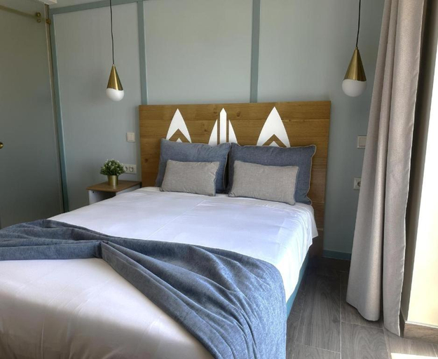 Bedroom 2, Na Crista da Onda, Nazaré