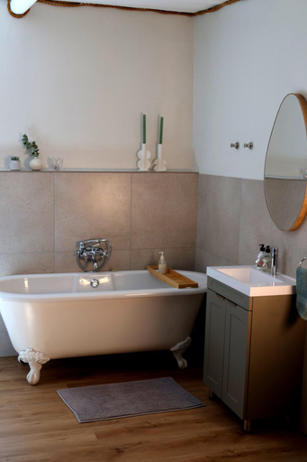 Bathroom 3, Heiveld Farm Cottages, Cape Winelands