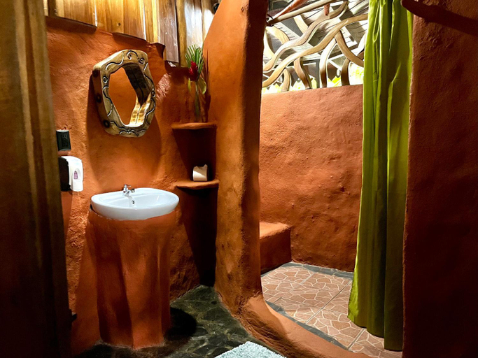 Bathroom 3, Hotel La Costa de Papito, Talamanca