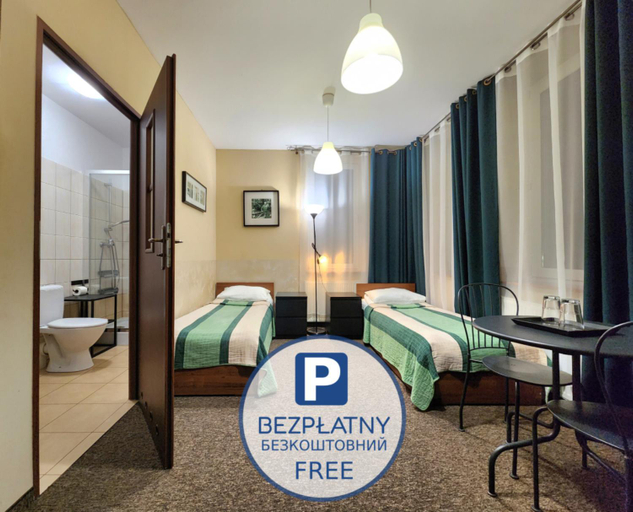 Bedroom, Hostel Zamosc - pokoje goscinne - bezplatny parking, Zamość