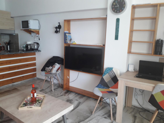 Others 3, Atlas Apartment with Private Beach and SeaView, Peloponnese