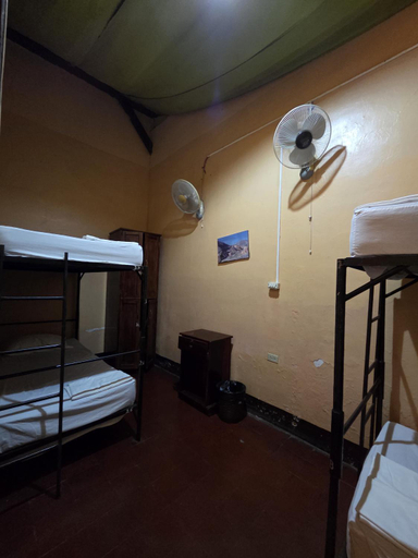 Bedroom 2, Hostal Lazybones, León