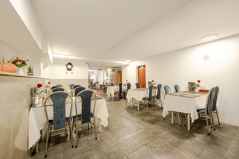 Food & Drinks, A25 Hotel - 46 Chau Long, Ba Đình