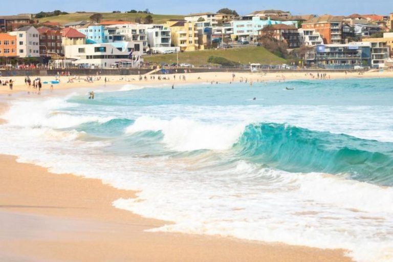 Beach 4, Ocean view luxury 3 bedroom home with balcony, Sydney