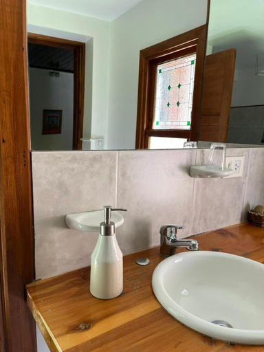 Bathroom 3, Huala Hosteria, Cushamen
