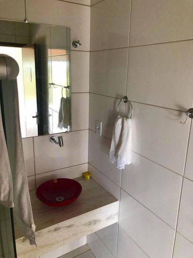 Bathroom 2, Hotel Fazenda Monte Cristo, Piranhas