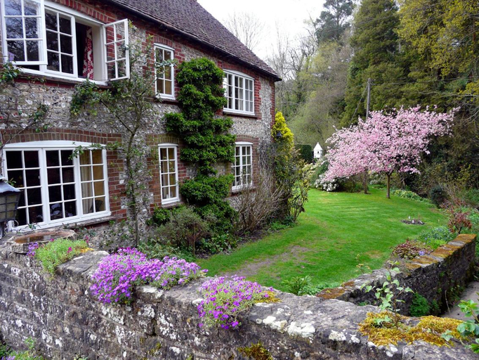 Exterior & Views 4, Bridge Cottage, West Sussex