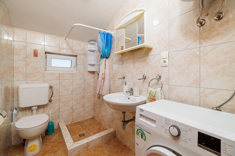 Bathroom 3, Apartment Toma, Karlobag
