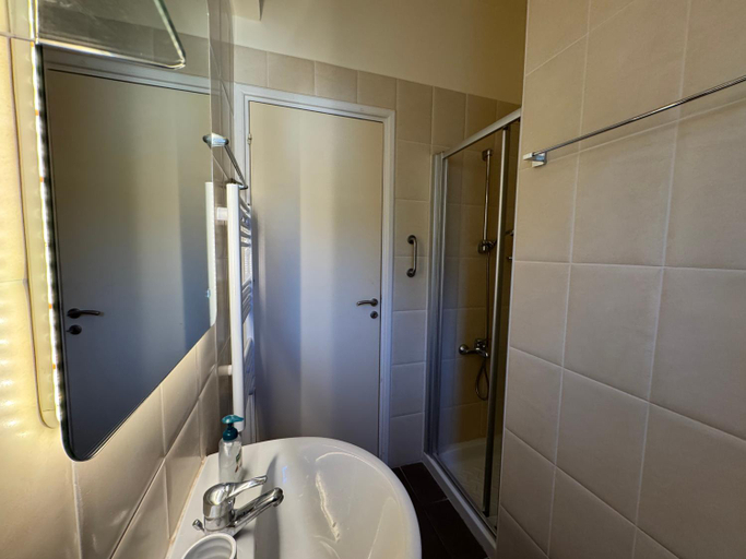Bathroom 2, Beach villa Gladiolus