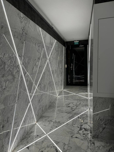 Bathroom 5, The Business Class Suit, Beyoğlu