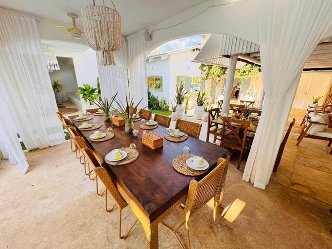 Outdoor dining 2, Monte Alegre Beach, Touros