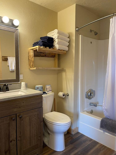 Bathroom 3, Mountain View Lodge & Cabins, Pennington