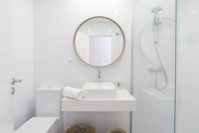 Bathroom 2, Urbe10 Alcazaba Premium, Málaga