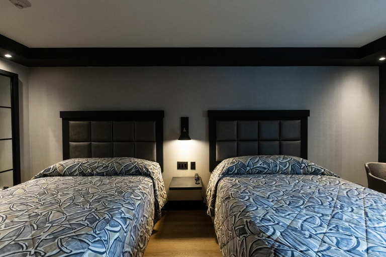 Bedroom 2, Hotel Le Chablis, Montréal