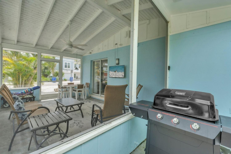 Others 5, Minnow 2 Villa, Manatee
