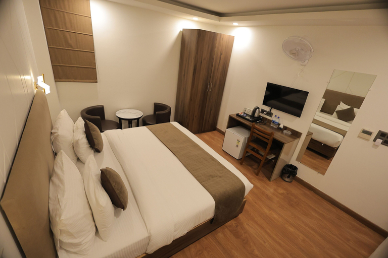 Room 2, Hotel Royal Galaxy Blest Park, Delhi