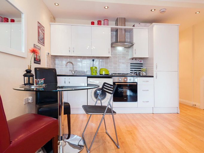 Others 3, Kings Cross Apartment, London
