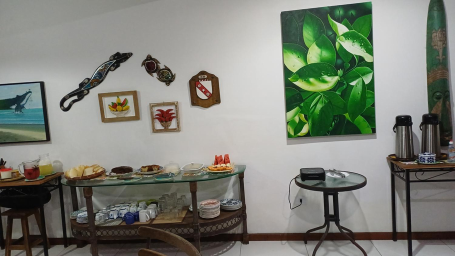 Food & Drinks