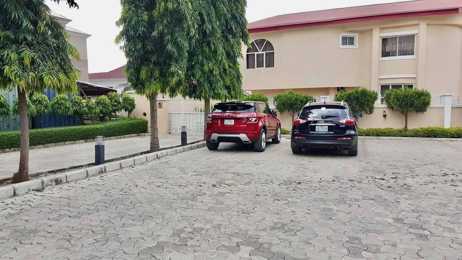 Property grounds, Kim Thompson Shortlets, AbujaMun