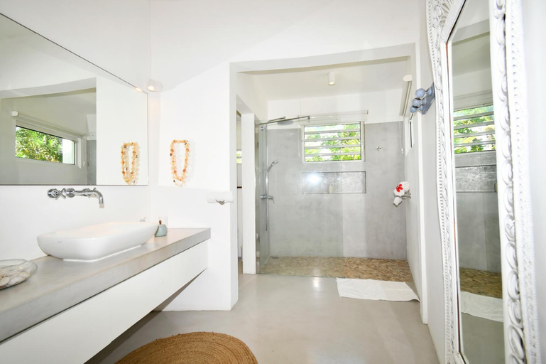 Bathroom 2, Villa Eva, Flacq