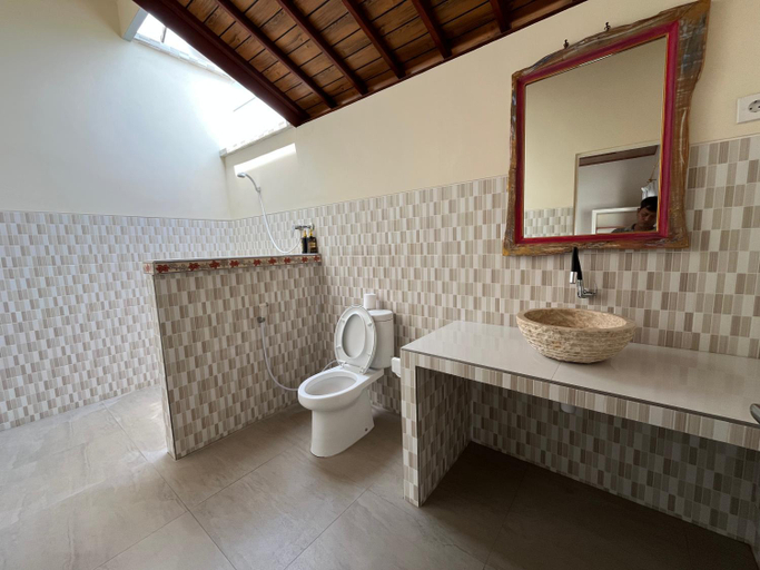 Bathroom 5, Ganesha Amed, Karangasem