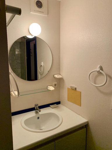 Bathroom 3, Oostduinkerke Apartments, West-Vlaanderen