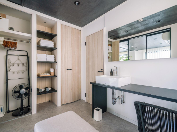 Bathroom 2, INFINITY HOTEL -jicchaku-, Urasoe