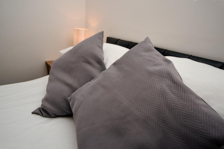 Bedroom, Parc y Bryn Serviced Apartments, Ceredigion