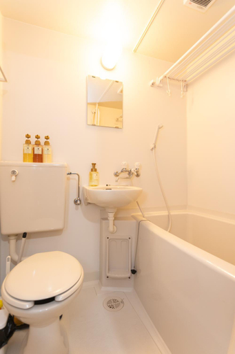 Bathroom 2, Perfect for Families, 10 min from Station., Kyoto