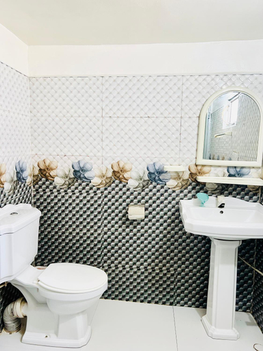 Bathroom 3, Gloriya Mathews, Negombo