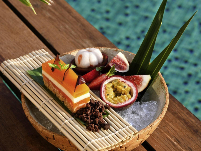 Food & Drinks