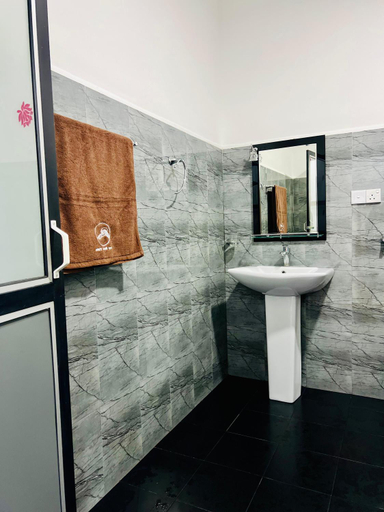 Bathroom 2, Two Rock Vista, Ella