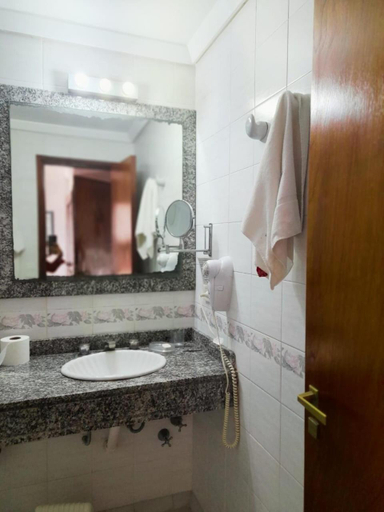 Bathroom 3, Brisas Hosteria, Mar Chiquita