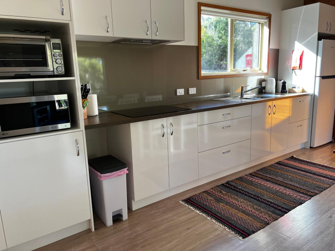 Others 3, Loma Cottages, Kingborough