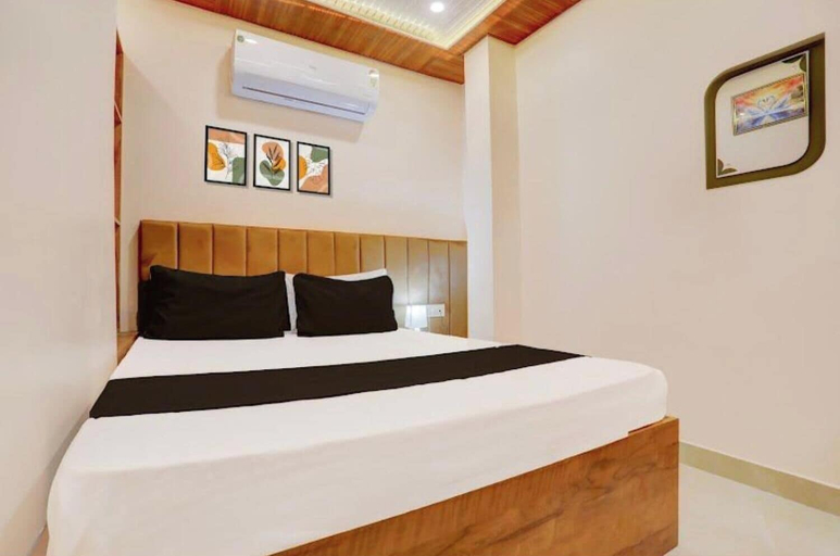 Room 2, Anushka Paying Guest House, Varanasi