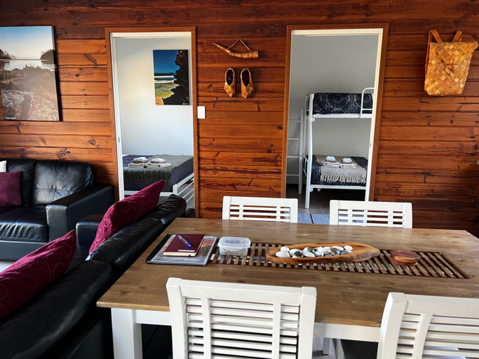 Others 2, Loma Cottages, Kingborough