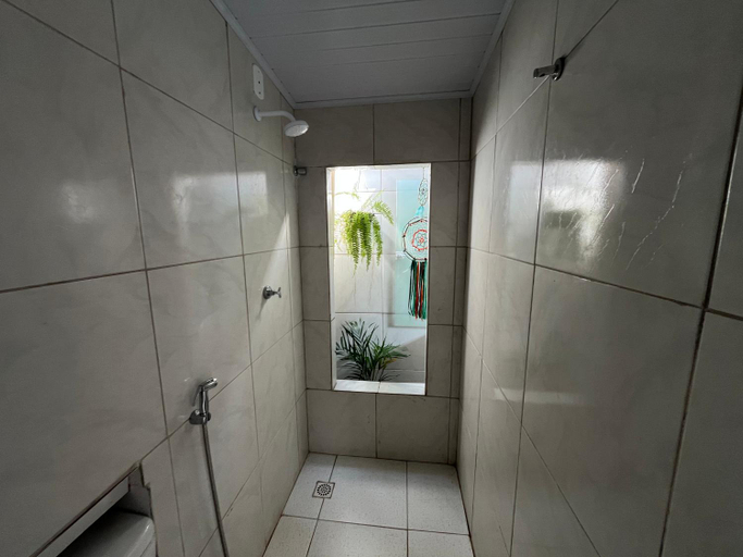 Bathroom 3, Casa Guarnice Hostel, São Luis