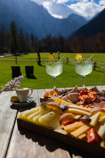 Food & Drinks 2, Hisa Ojstrica, Solcava