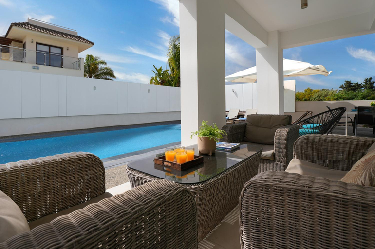 Others 4, Villa Indigo