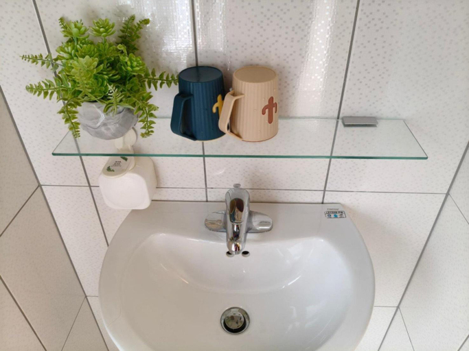 Bathroom 3, OYAJI Guesthouse 歐野基民家宿泊, Tainan